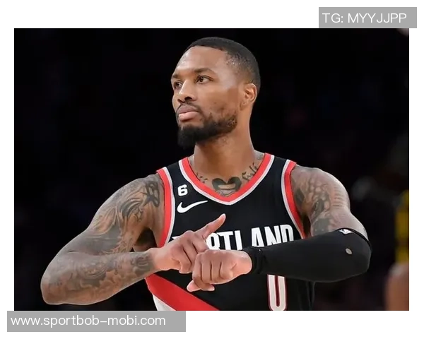 夸梅直言布朗尼不应模仿库里和利拉德的超远三分风格