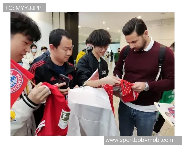 拜仁慕尼黑宣布皮萨罗启程亚洲行即将抵达成都展开活动