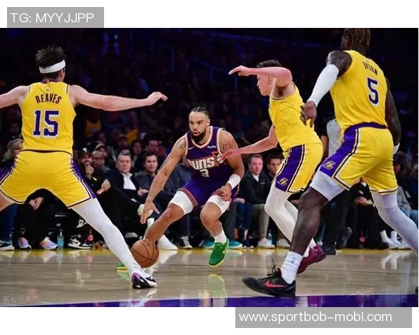 湖人对阵太阳首发阵容解析詹姆斯复出对位狄龙艾顿迎战马威